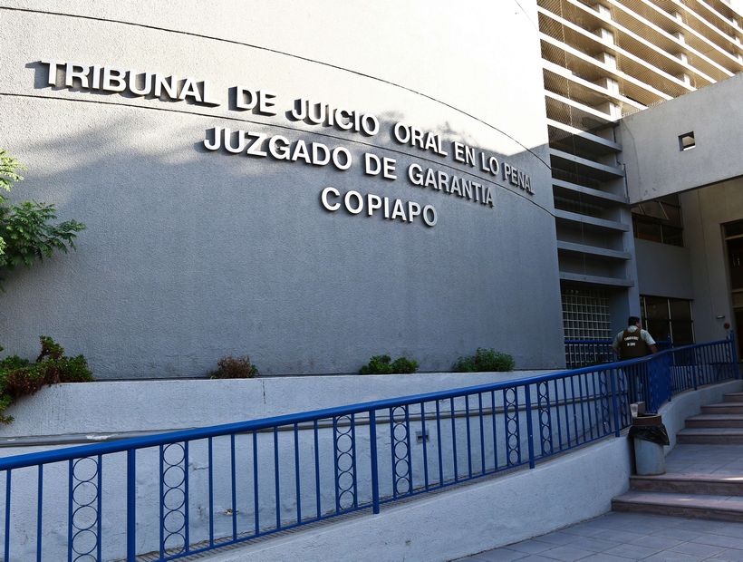 Copiapó: Arrestaron a un sujeto que tocó a una menor, golpeó a una carabinera y además portaba arma blanca