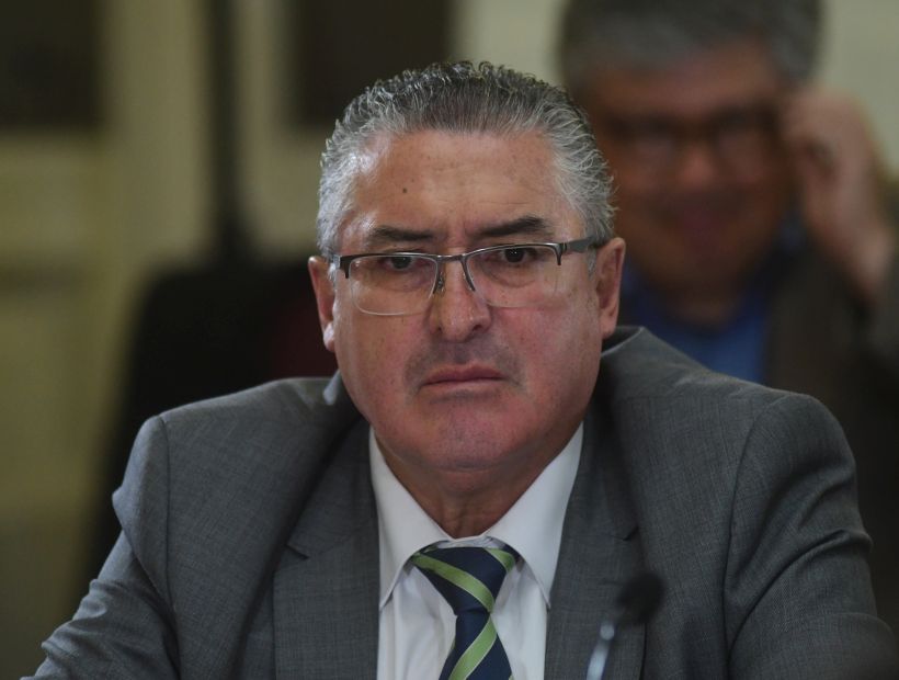 Senador Pizarro fustigó por "oportunismo político" a quienes critican a Bachelet por no viajar a Venezuela