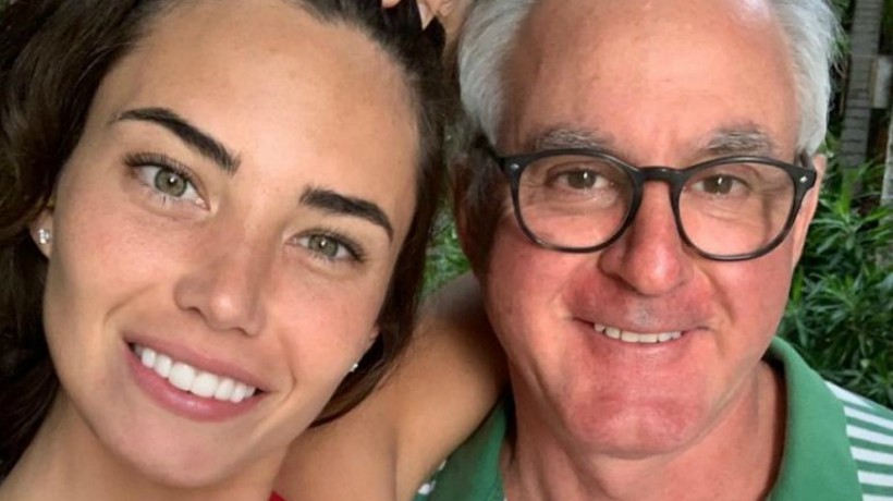 "Doctor Vidal" confirmó pololeo con joven modelo: "Me encantó después de hablar cinco minutos con ella" "Doctor Vidal" confirmó pololeo con joven modelo: "Me encantó después de hablar cinco minutos con ella"