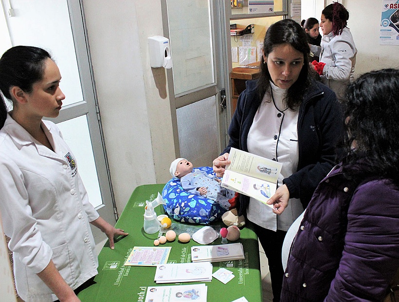 Enfermería UACh realiza intervenciones ciudadanas para promover la lactancia materna