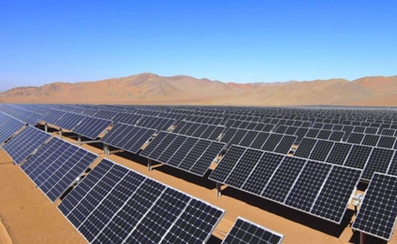 Comienza construcción de parque fotovoltaico 'Campos de Sol' que producirá 382 MW al 2020