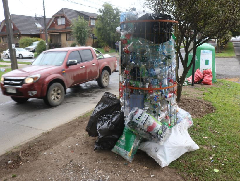 Vecinos del sector oriente de Osorno denuncian colapso en puntos de reciclaje