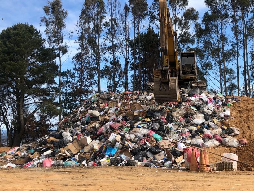 Acusan racismo ambiental y piden el cierre de un vertedero en la comuna de Carahue