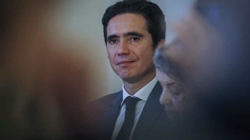 Briones llamó a superar impasse y concentrarse en presupuesto: "Irse a las patadas no tiene ningún sentido"