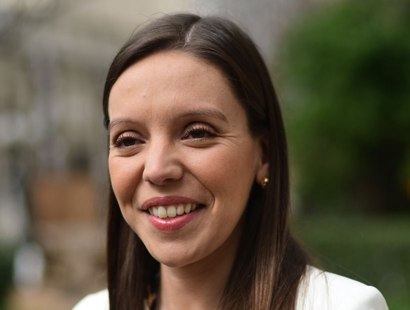 Diputado Celis pidió a Comisión de Ética investigar a Camila Flores por maltrato a ex chofer