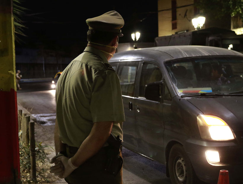 52 personas fueron ‘conducidas’ durante el toque de queda de anoche en Valparaíso: hay tres detenidos por robo 52 personas fueron ‘conducidas’ durante el toque de queda de anoche en Valparaíso: hay tres detenidos por robo