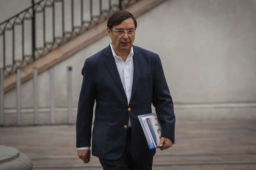 Intendente de la RM se prepara ante eventual cierre de Santiago por fin de semana largo Intendente de la RM se prepara ante eventual cierre de Santiago por fin de semana largo