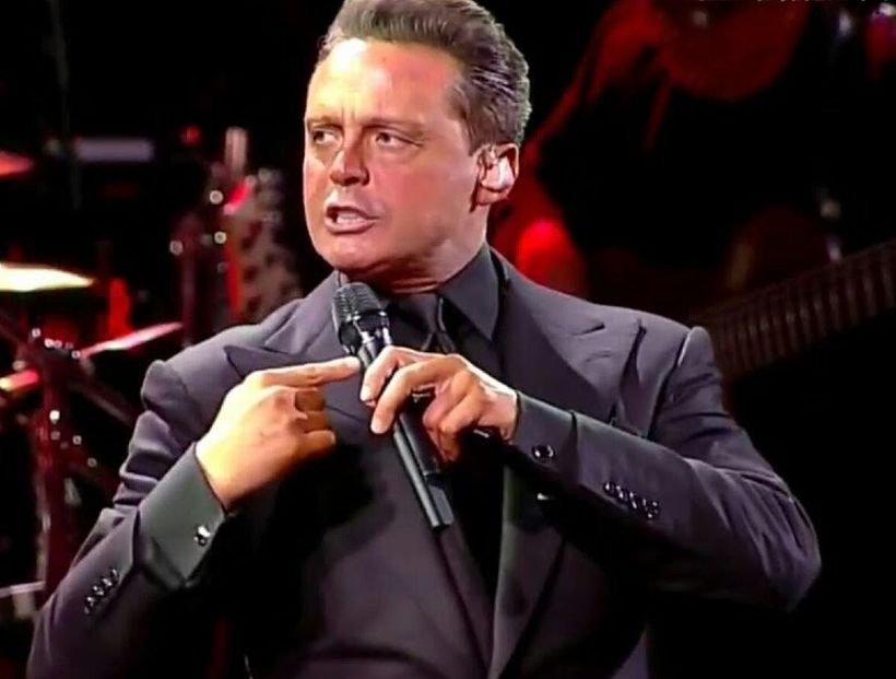 Ex amenaza a Luis Miguel con demanda: hace un año que no paga pensión