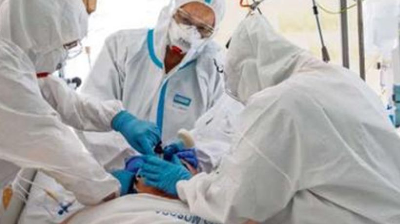 Siete de cada 10 chilenos temen infectarse y desconfían de medidas