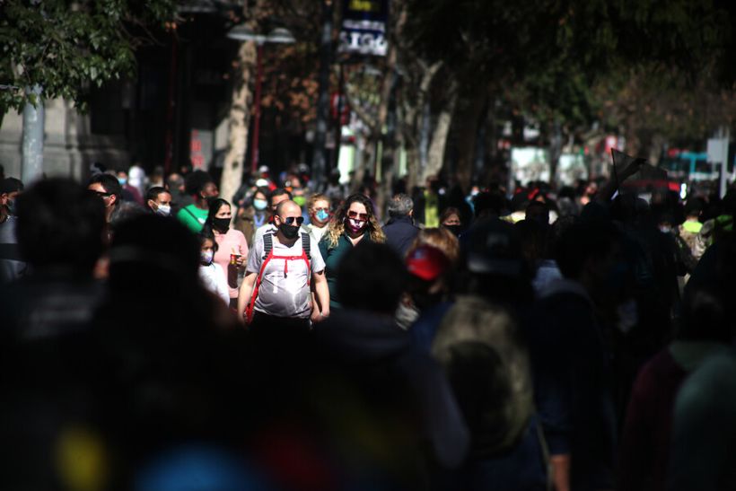 Economía y renta básica universal: "Hay que tomar decisiones considerando varios puntos de vista, no solamente porque suene bien un anuncio" Economía y renta básica universal: "Hay que tomar decisiones considerando varios puntos de vista, no solamente porque suene bien un anuncio"