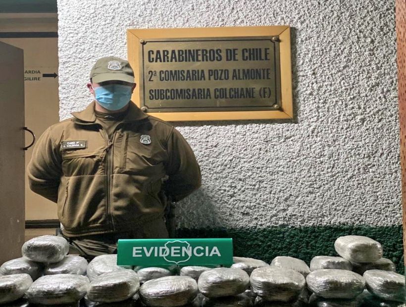 Sorprenden en Colchane a dos mujeres que transportaban más de 20 kilos de marihuana en sus maletas Sorprenden en Colchane a dos mujeres que transportaban más de 20 kilos de marihuana en sus maletas