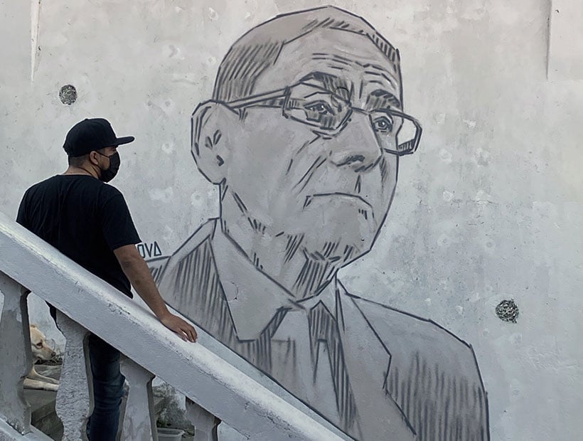 “El agente topo”: Don Sergio tiene mural en escalera de Valparaíso