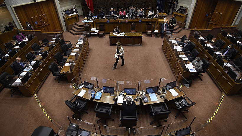 Senadores de oposición piden mejoras en ayudas sociales y critican que: “el Gobierno continúa entregando señales confusas al país”