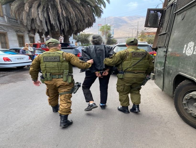 Detienen a hombre en Iquique por orden de aprehensión vigente por robo ...