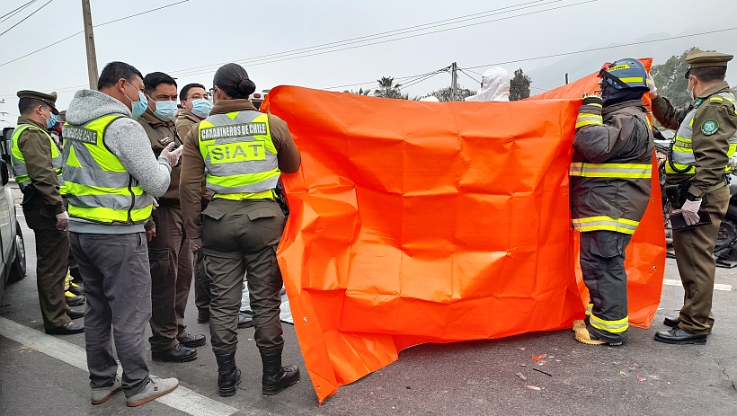 Accidente de tránsito dejó tres fallecidos y dos heridos graves en Melipilla
