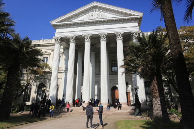 Convencionales acusados por diputados oficialistas por recibir IFE apuntaron a que sistema no se actualizó