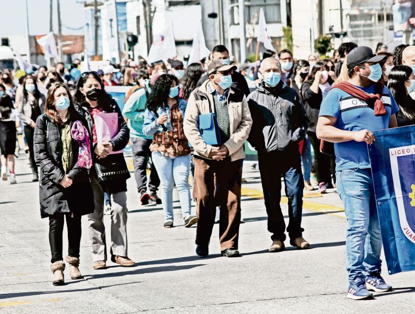 Apoderados protestan por fusión de cursos en Talcahuano