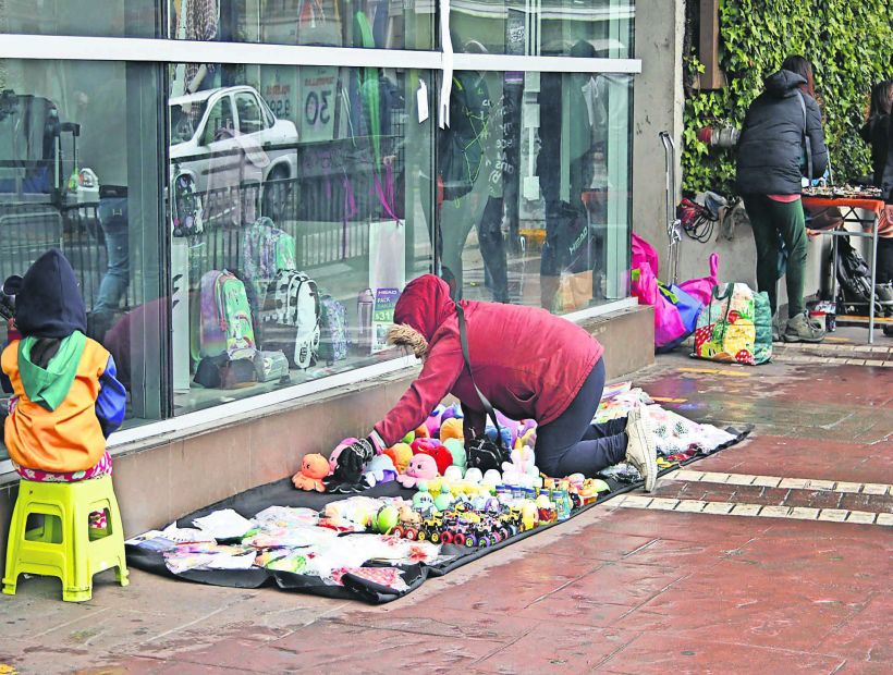 Osorno: cámaras de comercio acusan competencia desleal por parte de vendedores ambulantes Osorno: cámaras de comercio acusan competencia desleal por parte de vendedores ambulantes