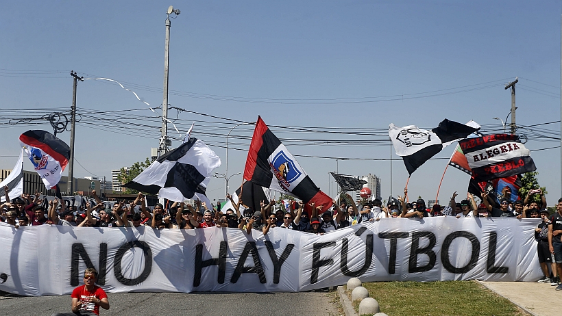 Garra Blanca lanzó amenaza de cara al partido con Wanderers: "Lo suspenden o lo suspendemos"