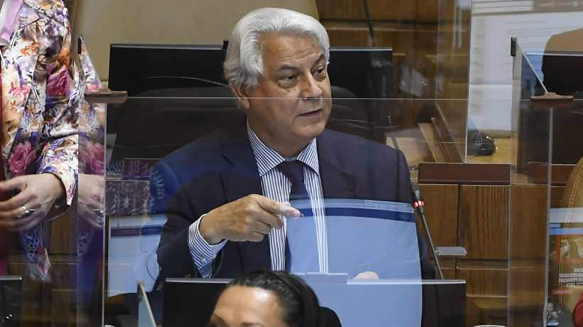 Los memes que ha dejado la extensa intervención del diputado Naranjo en la acusación contra Piñera