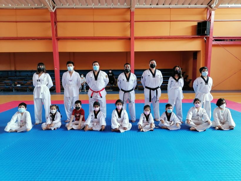 Taller de taekwondo de Liceo Antonio Varas de la Barra de Arica se prepara para competir presencialmente en 2022