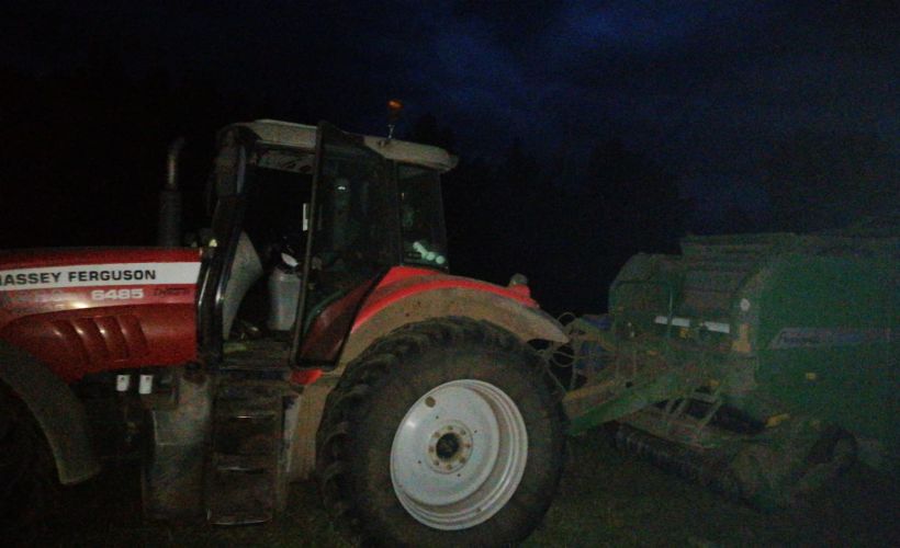 Trabajador Del Fundo Arquilhue En Futrono Muere Aplastado Por Un Tractor