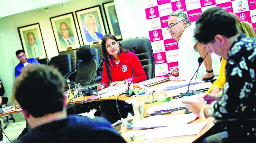 Corte Suprema vería hoy recurso que busca anular juicio a exalcaldesa de Antofagasta Karen Rojo