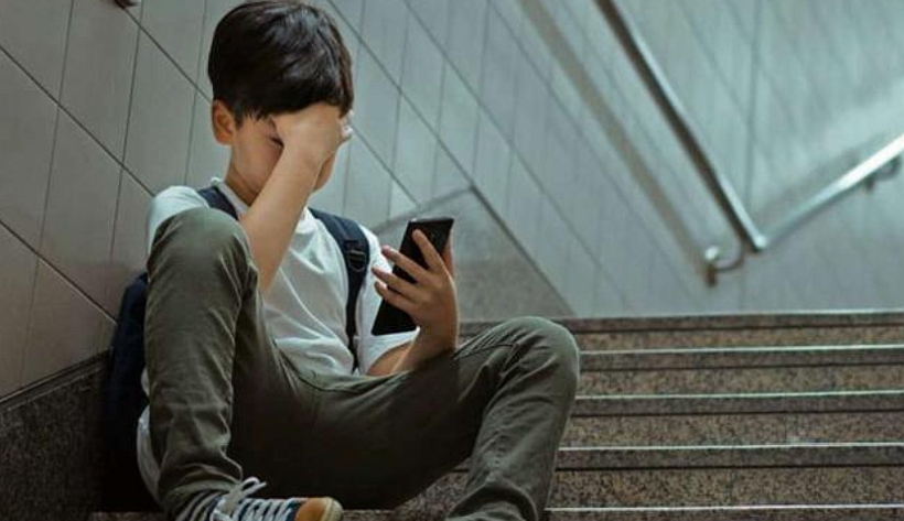El grooming, la seguridad y el ciberbullying preocupan a los chilenos cuando sus hijos están frente a pantallas El grooming, la seguridad y el ciberbullying preocupan a los chilenos cuando sus hijos están frente a pantallas