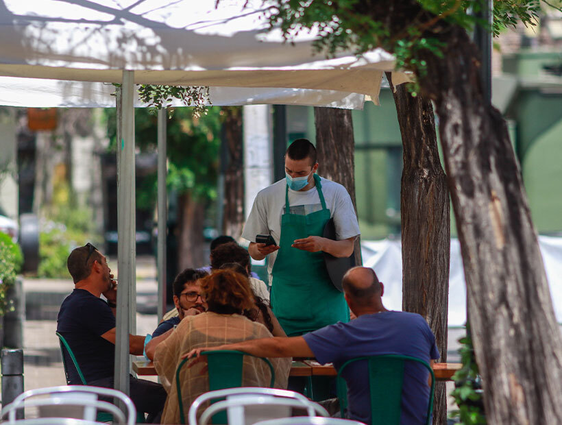 Pateleo en twitter por los precios de restaurantes de Cartagena y San Antonio