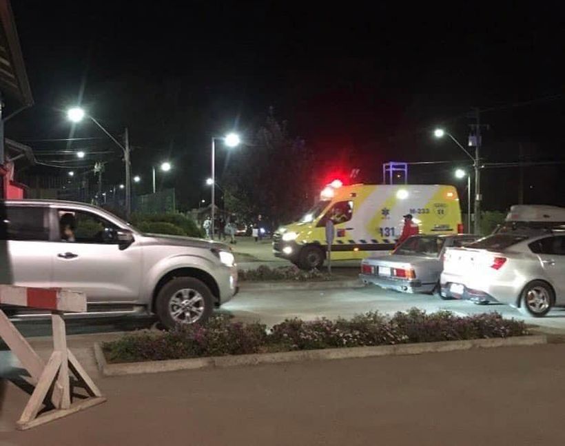 Joven cae desde el juego de diversión mecánico &quot;Tagada&quot; en el Parque Saval en Valdivia