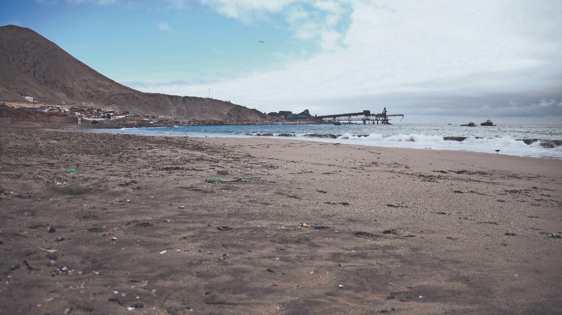 Informe de “Arenas Negras”en sector de Playa Amarilla descarta presencia de concentrado de cobre
