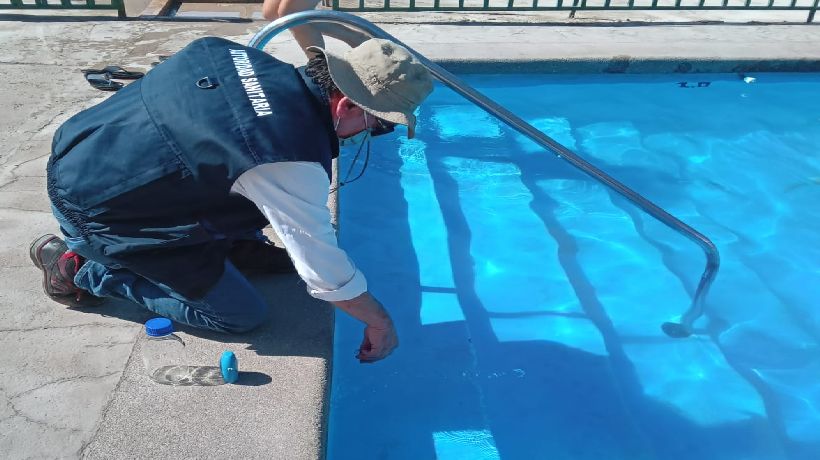Prohíben funcionamiento de tres piscinas en la Región de Tarapacá