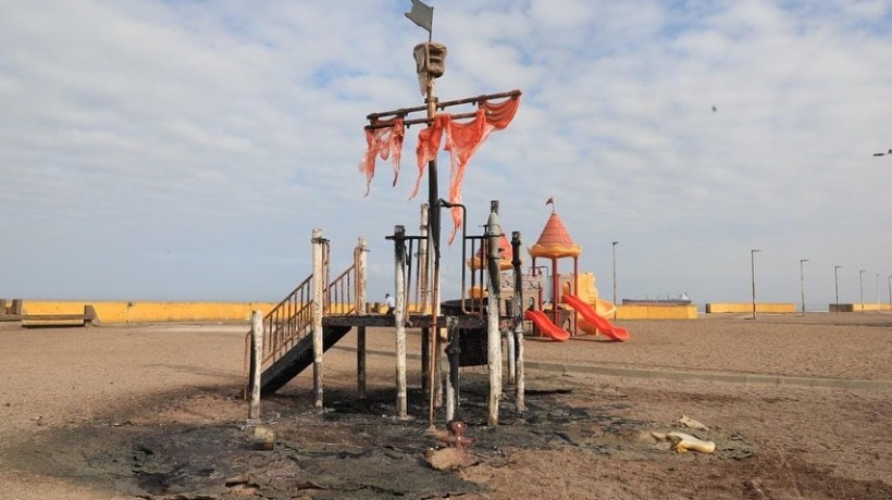 Desconocidos queman juegos infantiles del sector de la costanera norte en Antofagasta Desconocidos queman juegos infantiles del sector de la costanera norte en Antofagasta