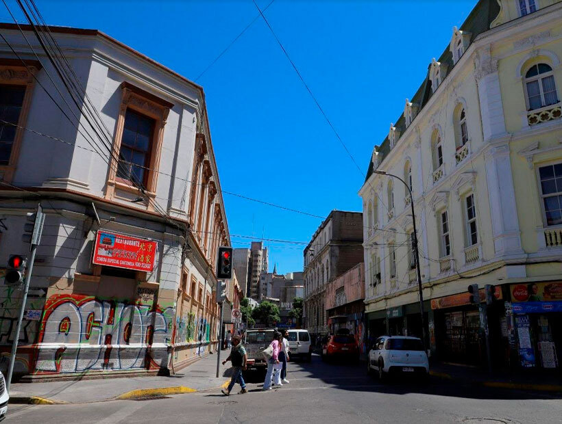 Municipalidad de Valparaíso instaló nuevas luminarias en calle Salvador Donoso para mejorar seguridad del sector Municipalidad de Valparaíso instaló nuevas luminarias en calle Salvador Donoso para mejorar seguridad del sector