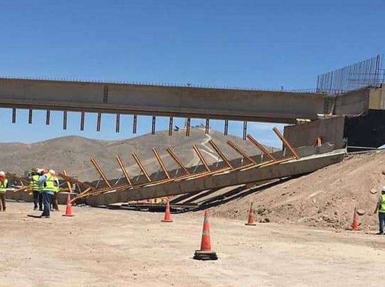 Dos trabajadores fallecieron en la caída de una viga de un paso sobre nivel que es construido en la ruta Calama- Sierra Gorda