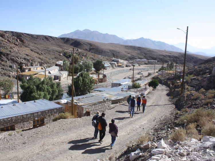 Pueblo de Conchi Viejo fue iluminado con energía solar Pueblo de Conchi Viejo fue iluminado con energía solar