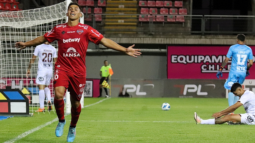 Ñublense quedó como líder del torneo tras derrotar a Deportes La Serena en el Nelsón Oyarzún