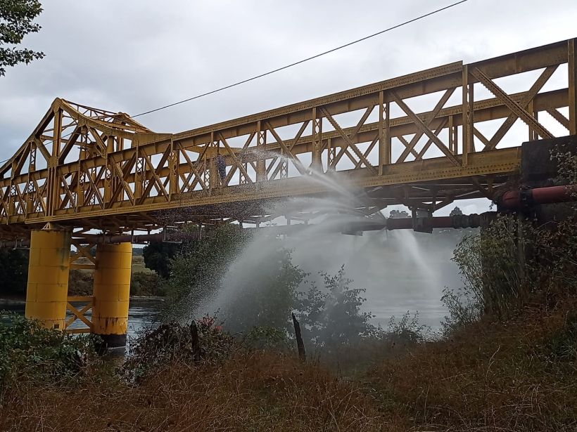Concejal de La Unión denuncia vertimiento de agua servidas en el río Bueno Concejal de La Unión denuncia vertimiento de agua servidas en el río Bueno