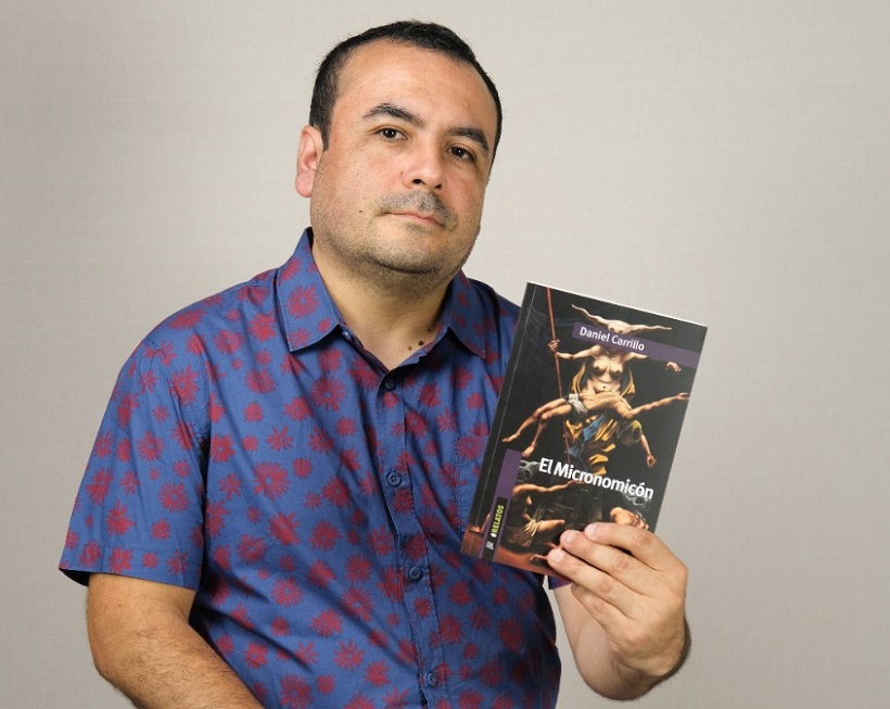 Escritor valdiviano Daniel Carrillo publica libro de microcuentos de terror