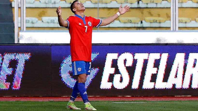 Estos son los jugadores de la Roja que están al borde de la suspensión por amarilla