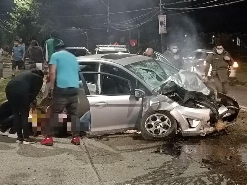 Video muestra un violento accidente de tránsito en el sector Isla Teja en Valdivia Video muestra un violento accidente de tránsito en el sector Isla Teja en Valdivia