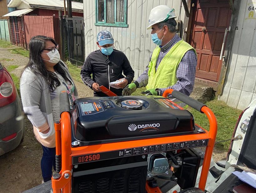Entregan equipo de respaldo a paciente electrodependiente de Rahue Bajo en Osorno