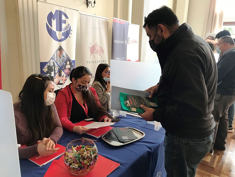Feria laboral de Osorno ofreció más de mil cupos de empleo Feria laboral de Osorno ofreció más de mil cupos de empleo