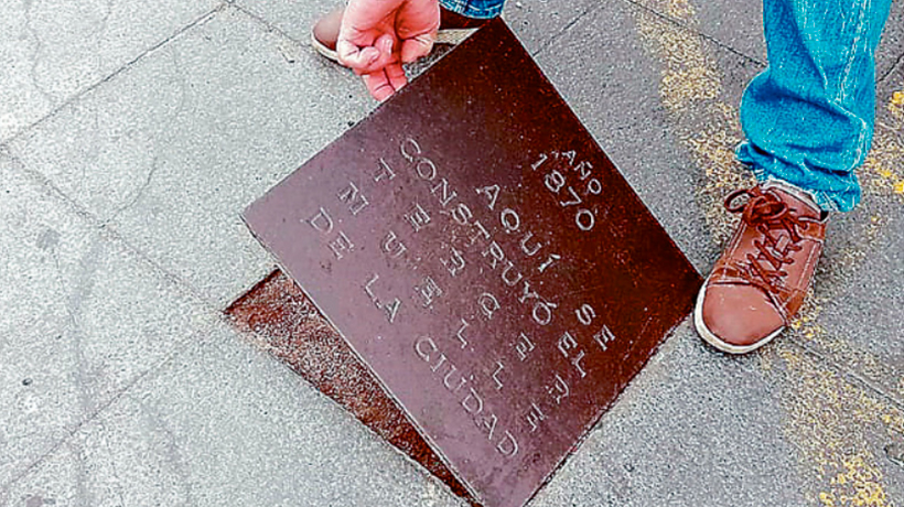 Ausencia de placas que reseñan la historia de la Plaza Sotomayor: municipio confirma que están siendo recuperadas Ausencia de placas que reseñan la historia de la Plaza Sotomayor: municipio confirma que están siendo recuperadas