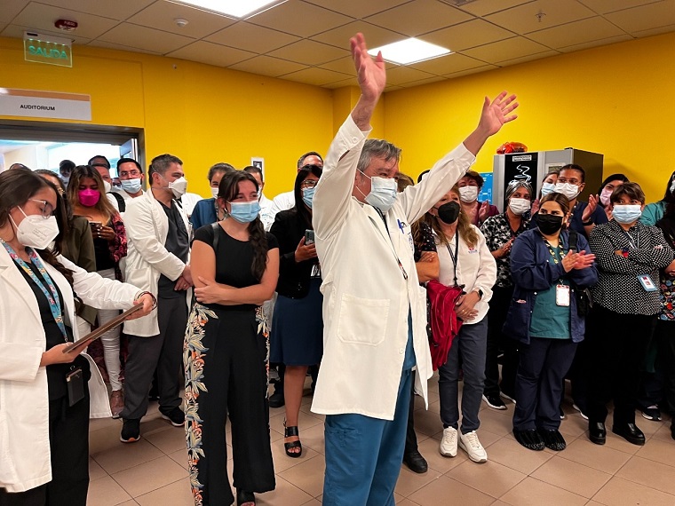 El conocido médico Petre Radich se retiró después de 42 años de servicio en el Hospital de Calama