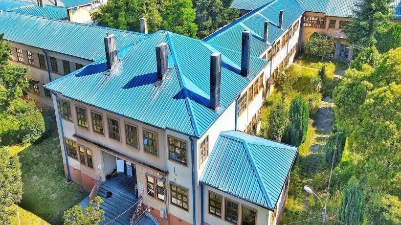 Liceo Polivalente de Ancud recibe inversión de más 2 mil millones de pesos para mejoramiento energético