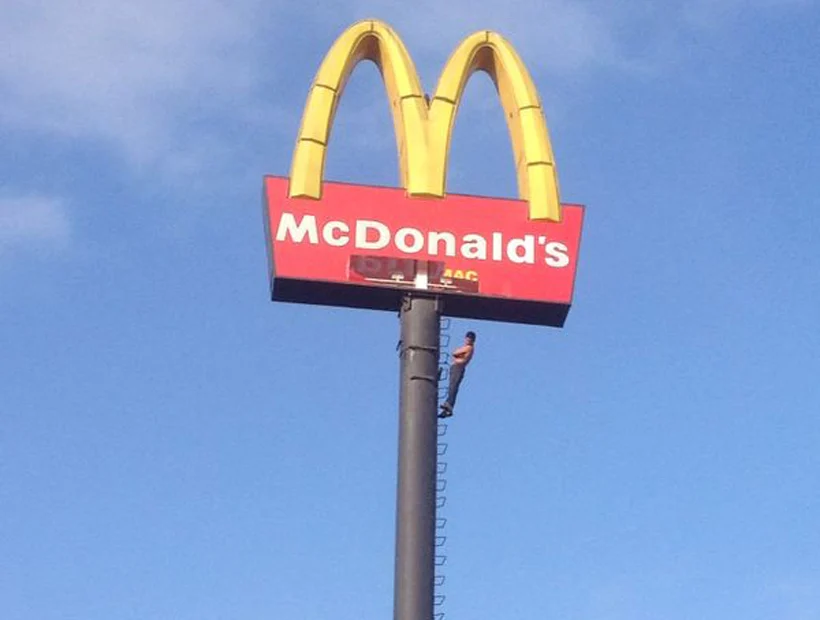 Mc Donald's anunció recortes de empleo para 2023 Mc Donald's anunció recortes de empleo para 2023