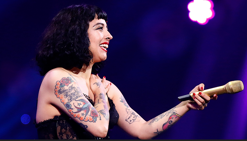 Mon Laferte la rompió en Viña: presentó su show galardonado en Los Angeles