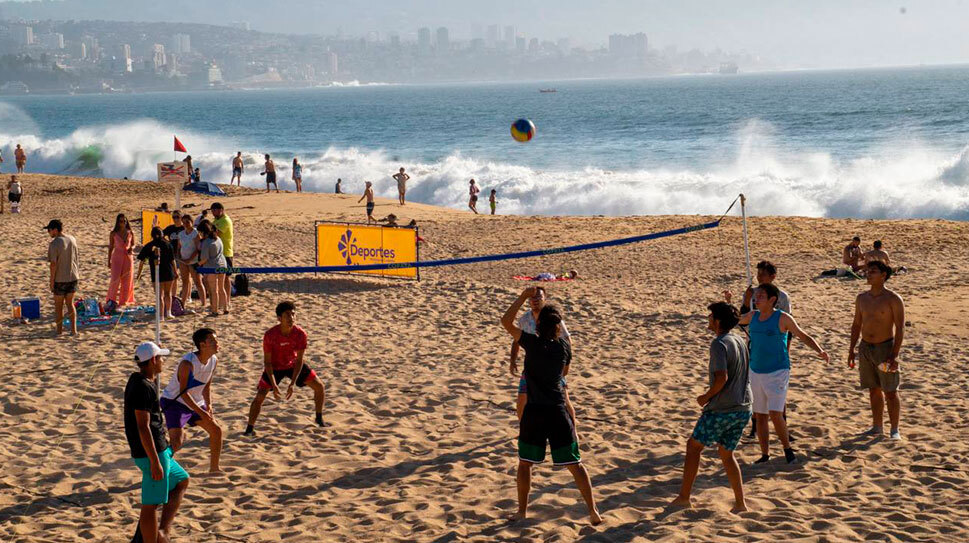 Realizan actividades gratuitas y para todo público en Playa del Deporte en Viña del Mar