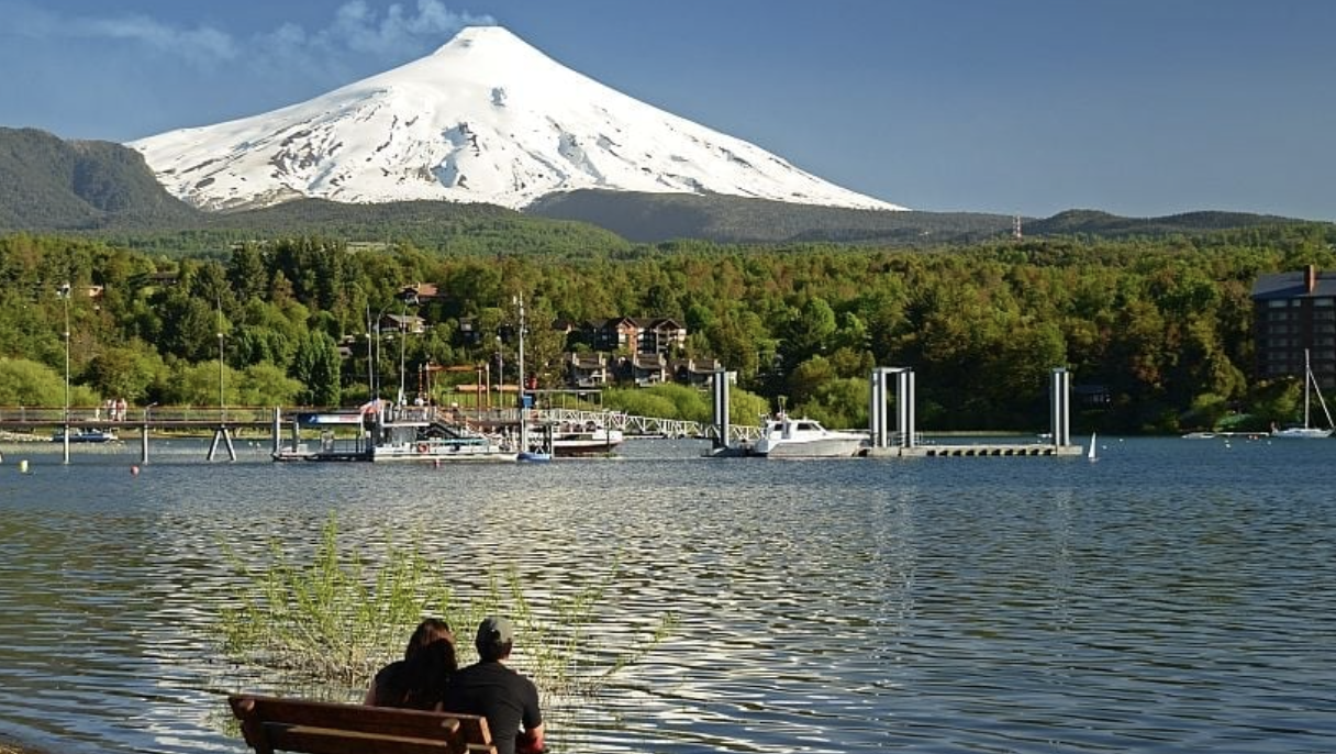 Confirman constante monitoreo al lago Villarrica y llaman a la tranquilidad